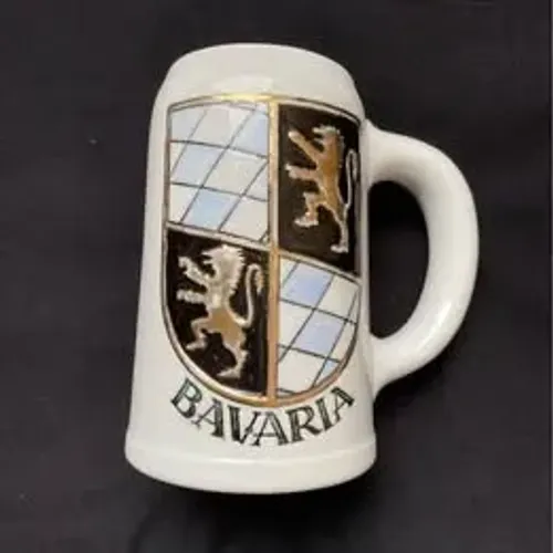 caneco de chopp em porcelana colecionável