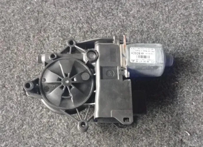 motor elevador porta dianteiro direita citroen c4 cactus 19/23
