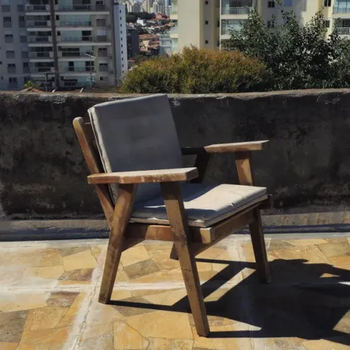 Cadeira de madeira maciça para ambientes externos + estofado impermeável original
