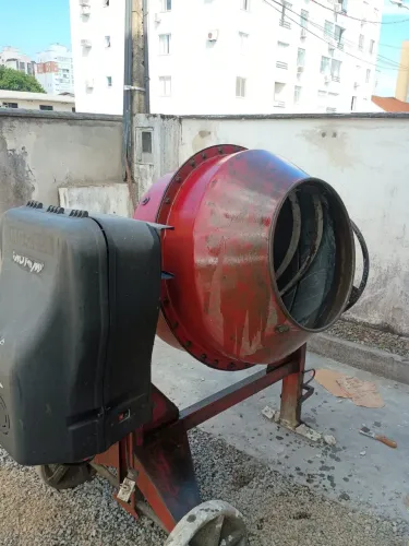Vendo Betoneira 265 litros