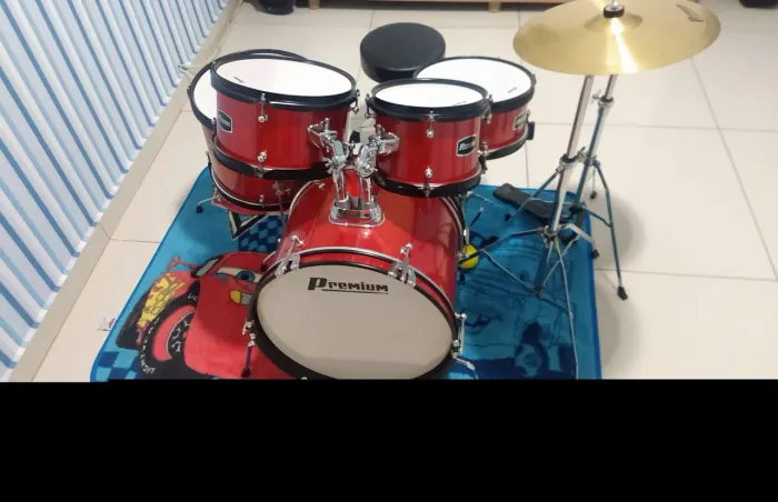 Vendo Bateria Premium infantil,em ótimas condições de uso.