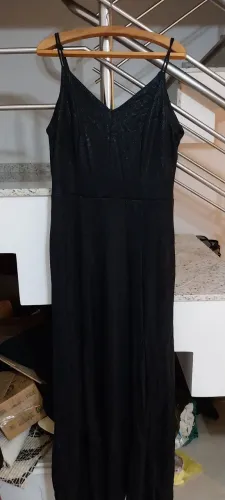 Vestido de festa longo preto com brilho