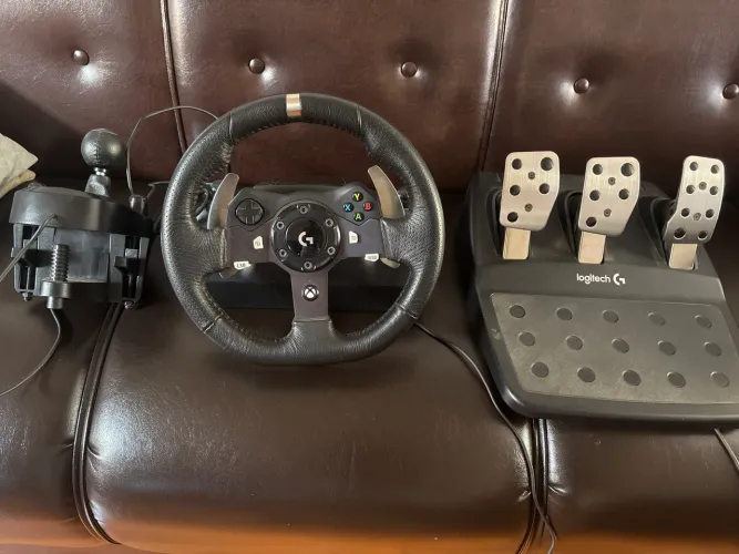 Volante Logitech G920 com cambio 
