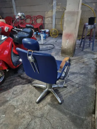 Cadeira reclinável hidráulica e retrátil