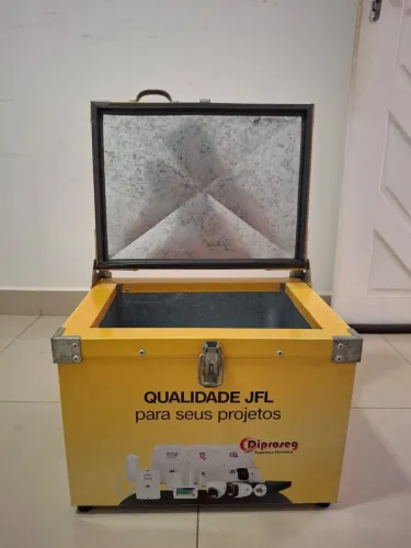 Caixa térmica 25L