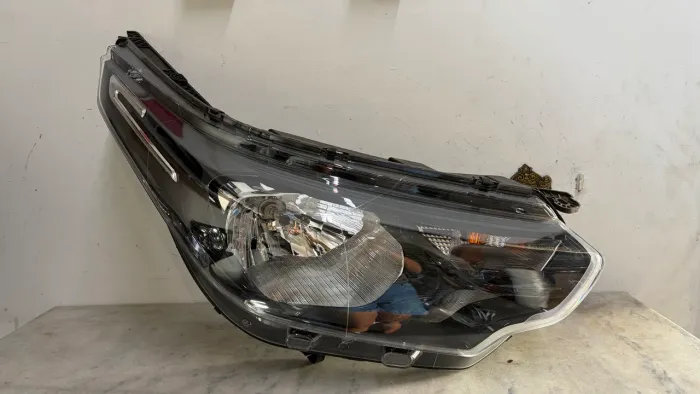 Farol Fiat Strada original 2020/2024 lado direito