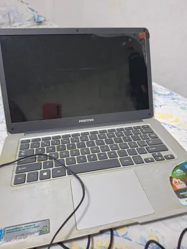 Notebook Positivo + carregador e mouse | Ótimo estado | Para peças ou conserto