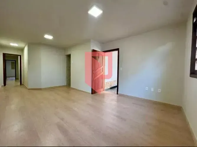 Casa geminada com 4 quartos à venda em ótima localização no bairro Castelo, Belo Horizonte