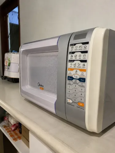 Microondas Midea 220v em ótimo estado