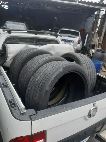 4 pneus meia vida 295 /40 R22 