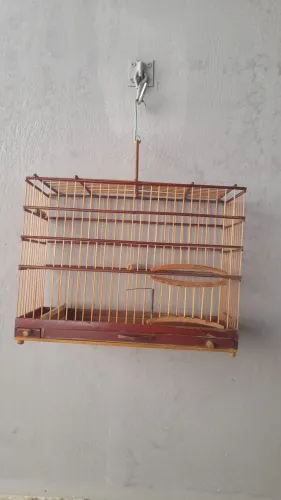 Vende-se três gaiolas de curió