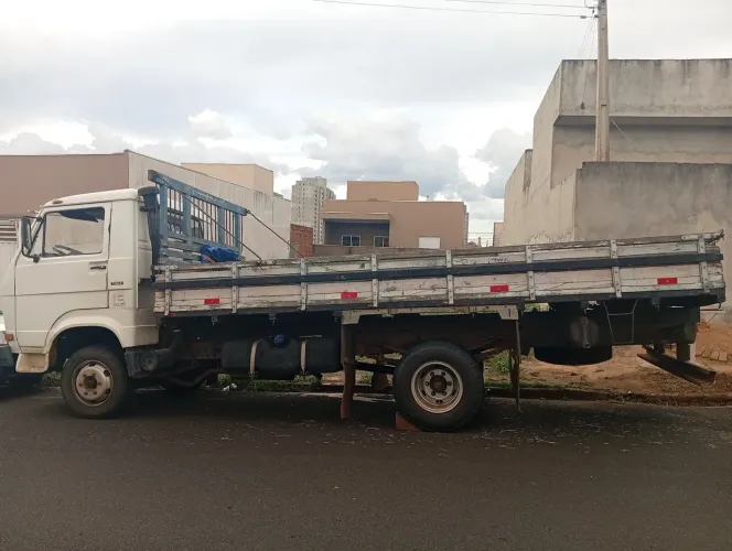 Caminhão WV 7-90s