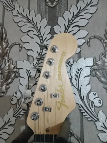 Guitarra nova