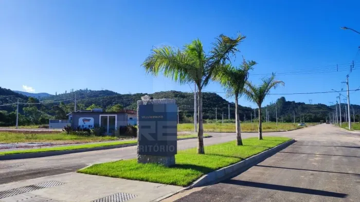 TERRENO DE ESQUINA À VENDA - 432 m² | LOTEAMENTO SANTA CATARINA - BIGUAÇU/SC