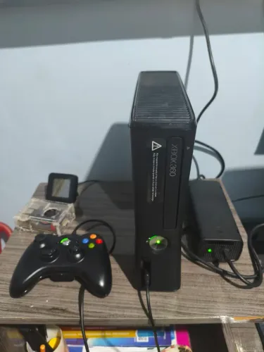Xbox 360 Slim, RGH + controle original