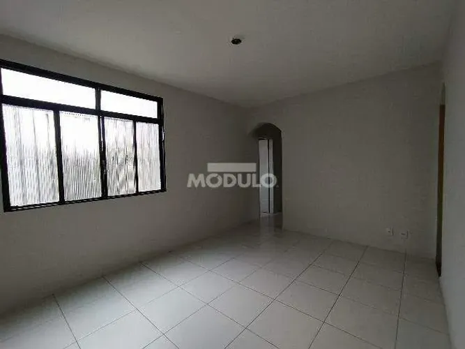 Apartamento disponível para locação no bairro Centro.