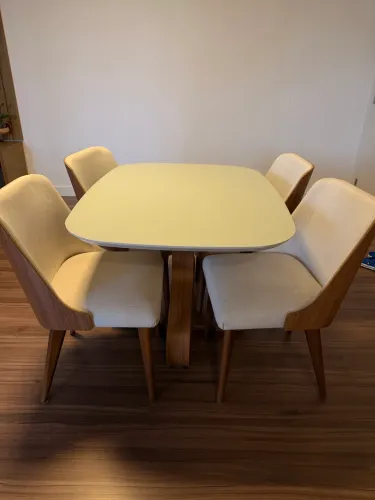 Mesa 4 cadeiras alto padrão Attraktiva