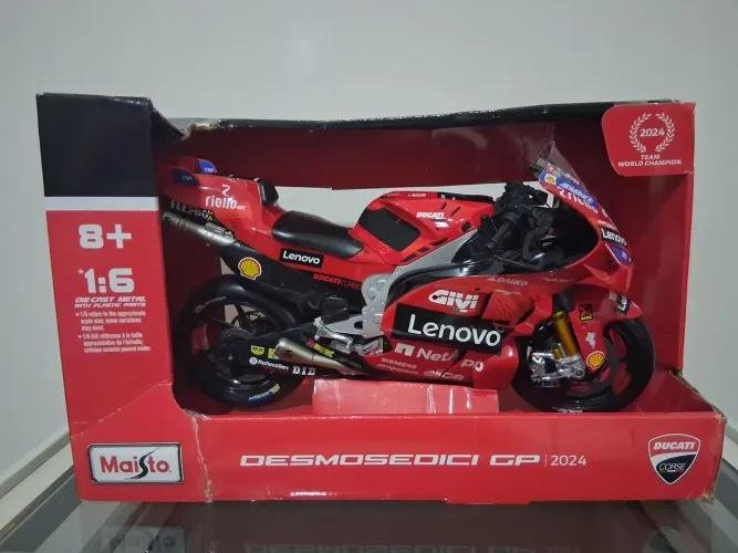 Miniatura Moto GP Maisto Ducati 2024 #23 Enea Bastianini - Escala: 1/6 (33 cm)