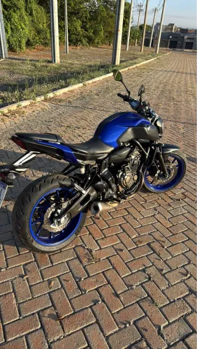 Vendo Yamaha mt 07 2023/2024