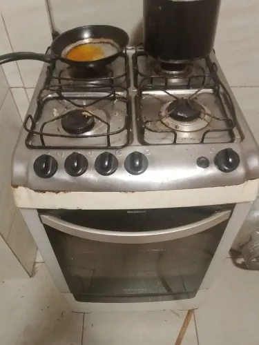VENDO FOGÃO USADO 4 BOCAS 200,00