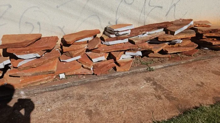 Pedras lajao para doaçao. Retirada no local