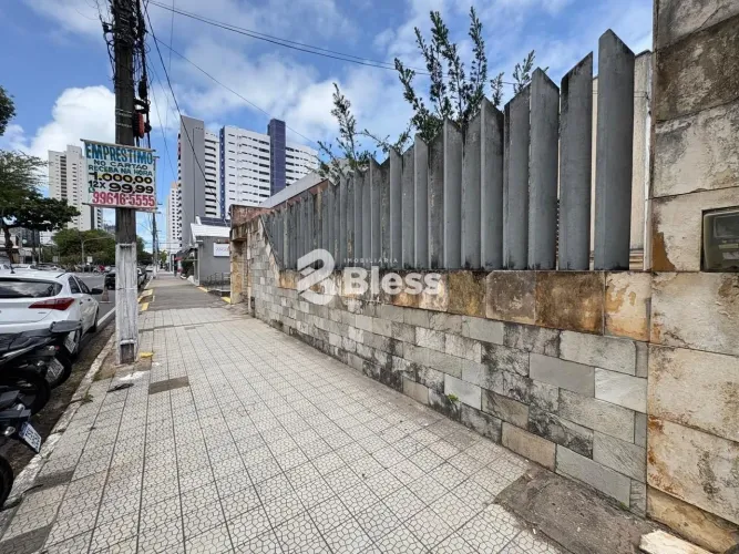 Terreno Comercial à Venda em Localização Estratégica na Avenida Amintas Barros - Natal/RN