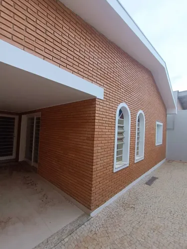 Imperdível oportunidade! Casa à venda em Franca-SP, Vila Flores. 3 quartos, 1 suíte, 3 sal