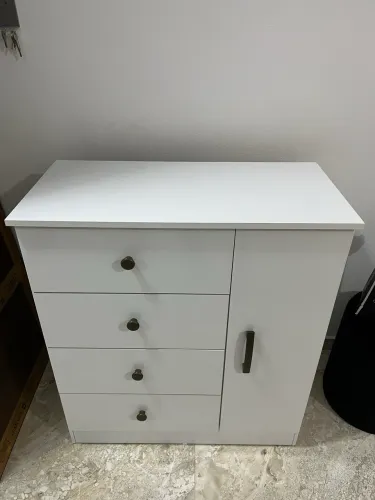 Vendo Cômoda Semi-nova
