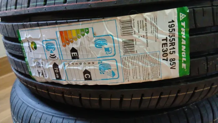 Vendo 02 pneus aro 14 novos, preço da unidade 280,00 cada contato * Inglid