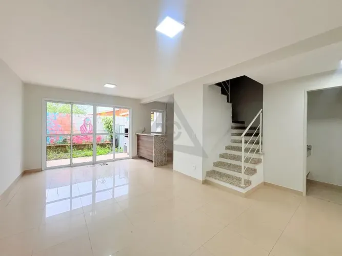 Sobrado para aluguel tem 107 metros quadrados com 3 quartos em Chácara Primavera - Campina