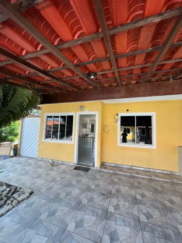 Casa com 2 dormitórios em condomínio fechado, Próximo a estrada do Campinho em Campo.