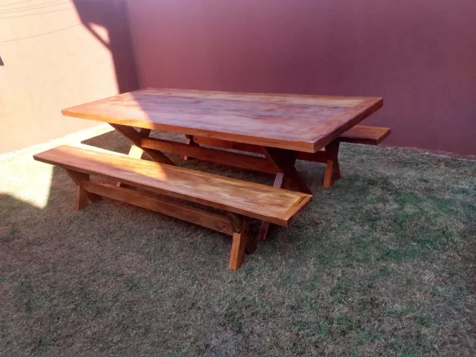 Mesa rústica para churrasqueira e ETC?