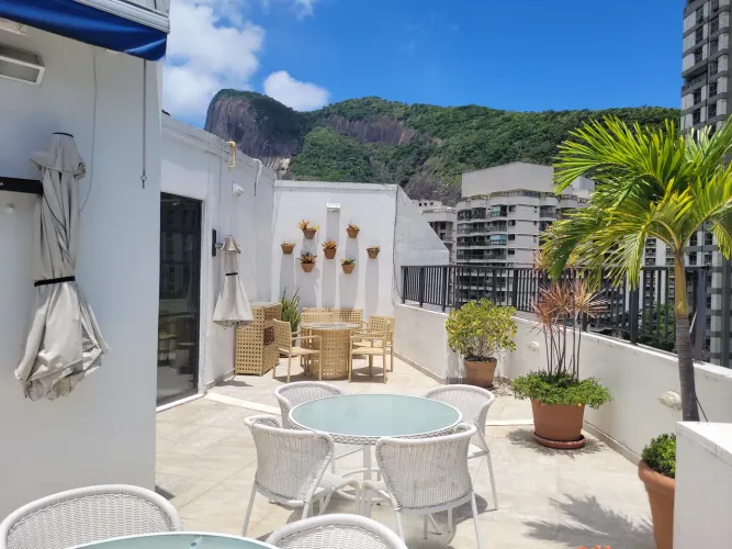 Cobertura à venda na Estrada da Gávea, São Conrado, Rio de Janeiro - RJ
