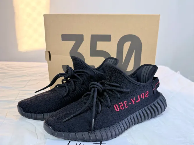 Adidas Yezzy 350 v2 Bred