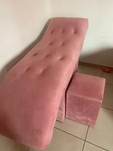 Vendo maca semi nova , com Puff rosa. Não entrego .. aceito com cartão com uma taxa