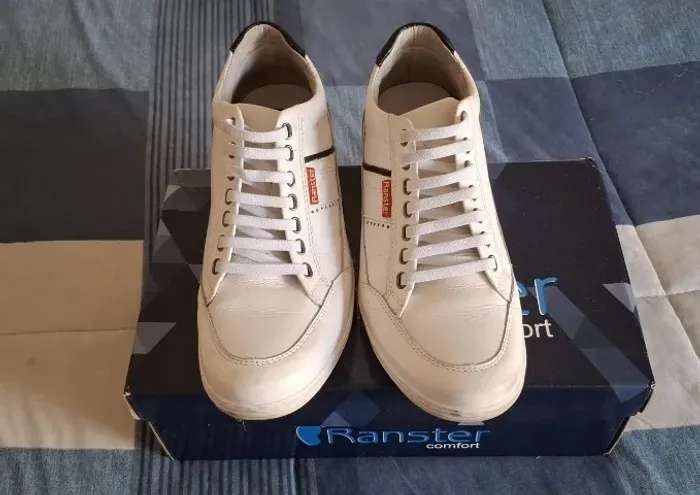 Tenis Branco em couro Legitimo. Nº 41