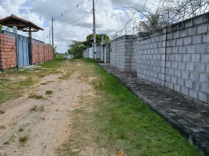 Sítio a venda no Canto dos Pássaros em Barra do Jacuípe Camaçari Bahia