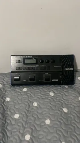 Pedaleira Boss gt1, com mais de 50 presets pra tocar na igreja!