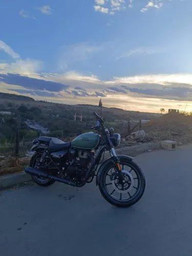Royal Enfield Meteor 350 Fireball 2024/2025 - Apenas 3.200 km (Impecável / Estado de Zero)