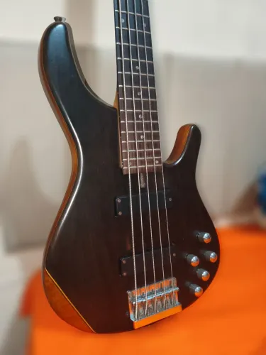 Baixo millenium 5 special series