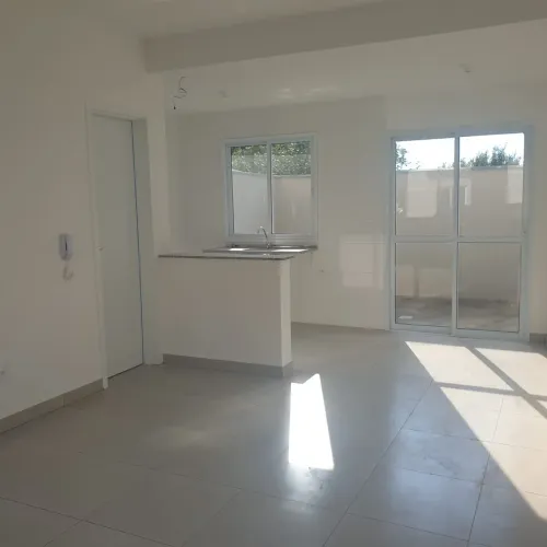 Sobrado em Condomínio para Venda em Sorocaba, Jardim Guarujá, 2 dormitórios, 2 banheiros, 