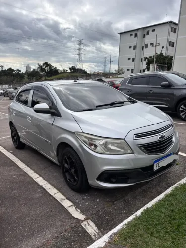 Chevrolet Onix Hatch LT 1.0 8V Flex Power Mec. 4P 2013