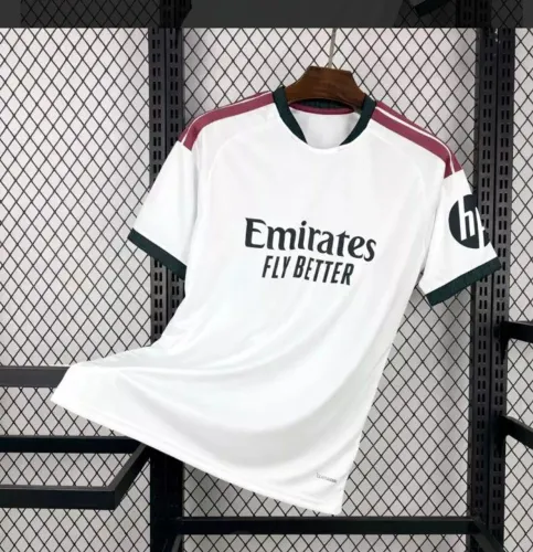 Camisa Real Branca e Rosa 26/27 1.1 Torcedor - Branca e Rosa