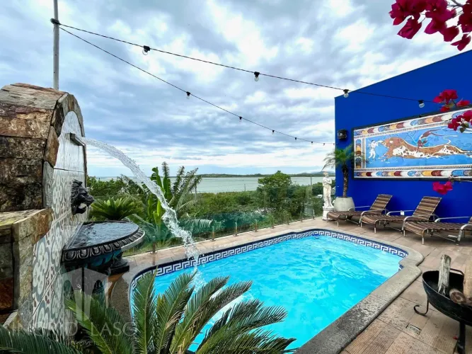 Casa em São Marcos com 3 Quartos e Piscina - Macaé