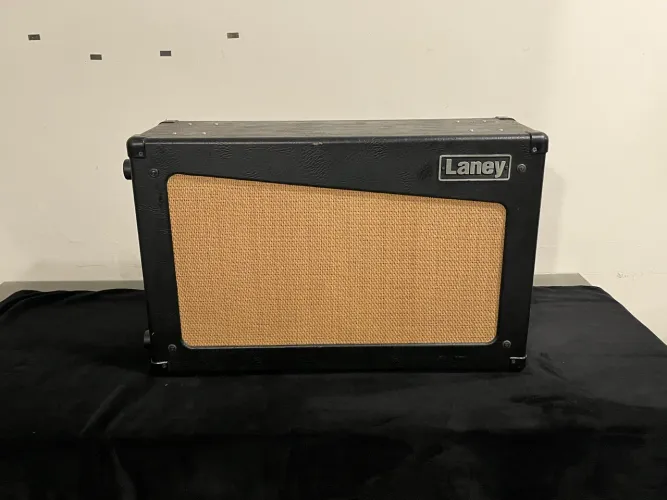 Gabinete Laney Cub Cab 2x12