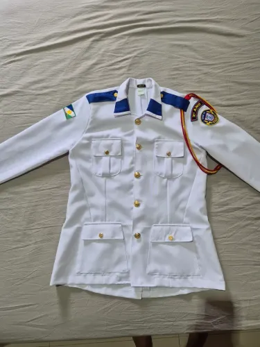 Túnica militar branca