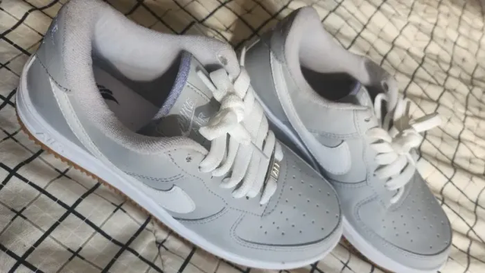 TENIS NIKE AIR FORCE 1 LOW PRIMEIRA LINHA "NOVO" OBS: NA DESCRIÇÃO DO PRODUTO