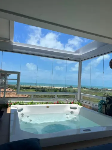 Golf Ville Porto das Dunas - Cobertura Porteira Fechada com 176m2 (4 suítes e 4 vagas)