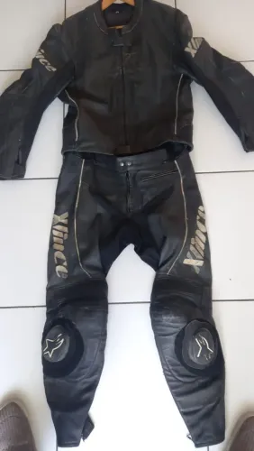 Macacão de couro motociclista tam 54 (2 peças)