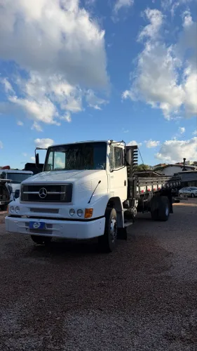 MB 1418 4x2 Carroceria 7,0m ano 2001